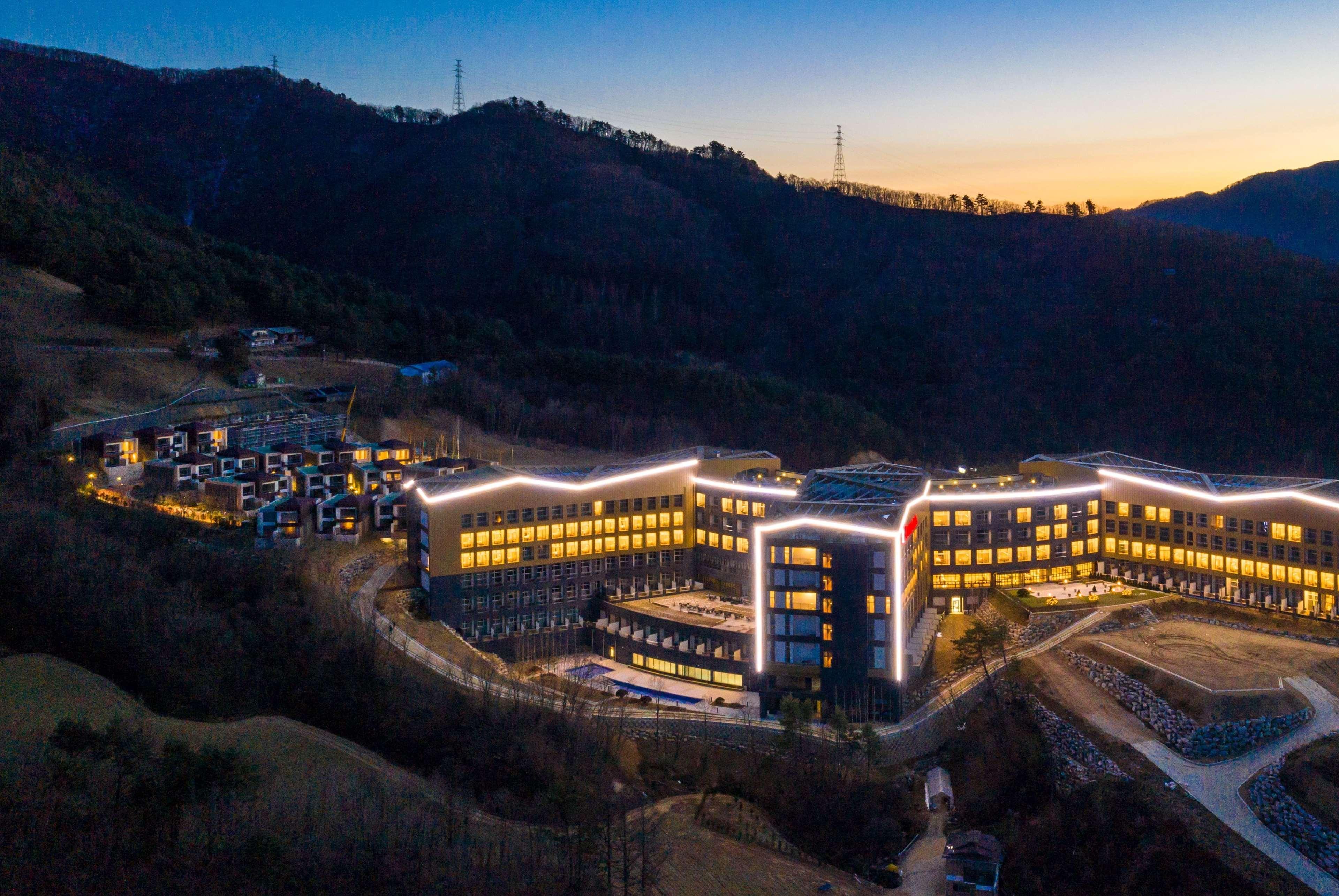 Ramada Hotel & Suite By Wyndham Gangwon Pyeongchang Ngoại thất bức ảnh